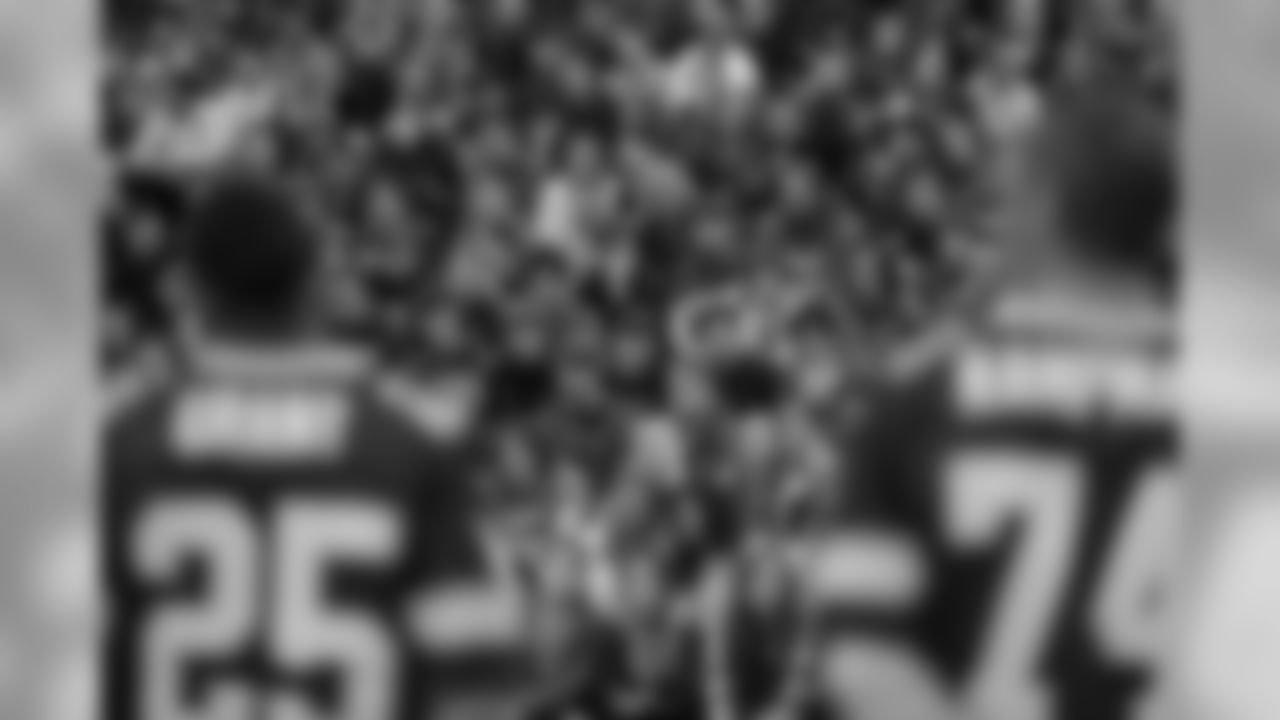 190410-tailgate-tour-marshfield-high-05
