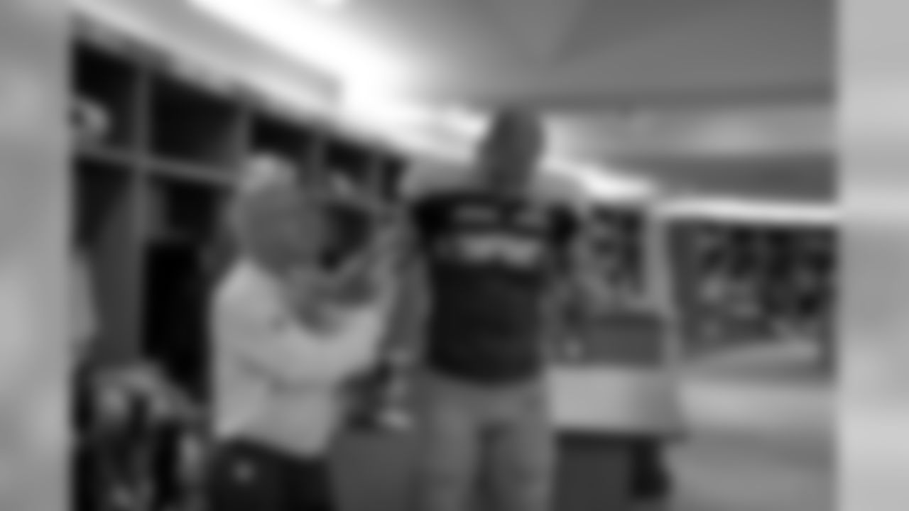 181001-locker-room-pass-07