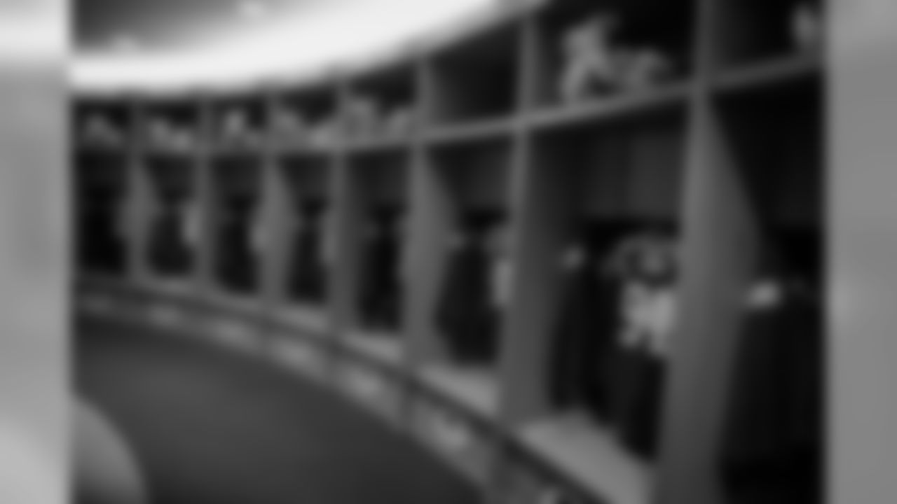 180809-packers-locker-room-bobber-15