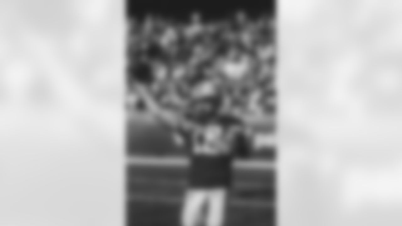 NFL-07702