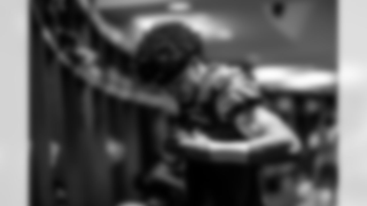 220101-locker-room-ES-2560009