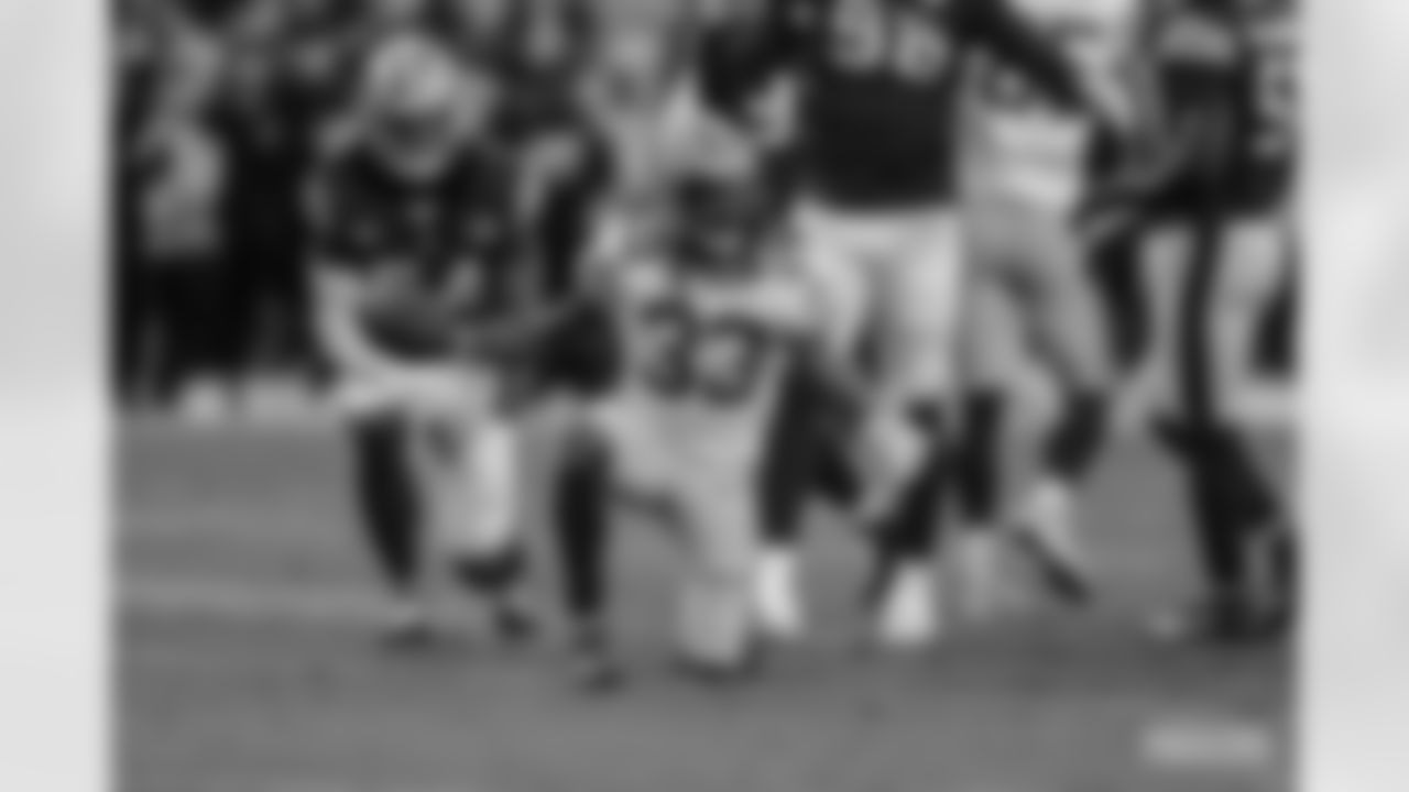 RB Aaron Jones