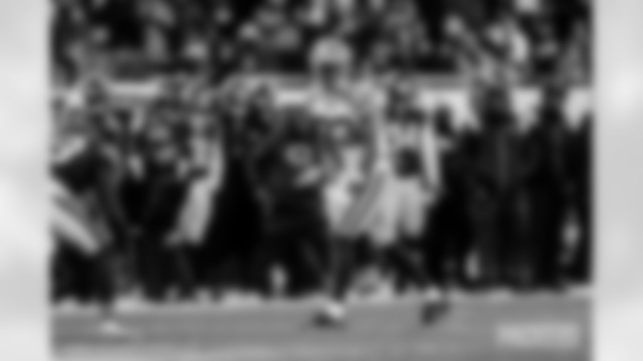 WR Samori Toure