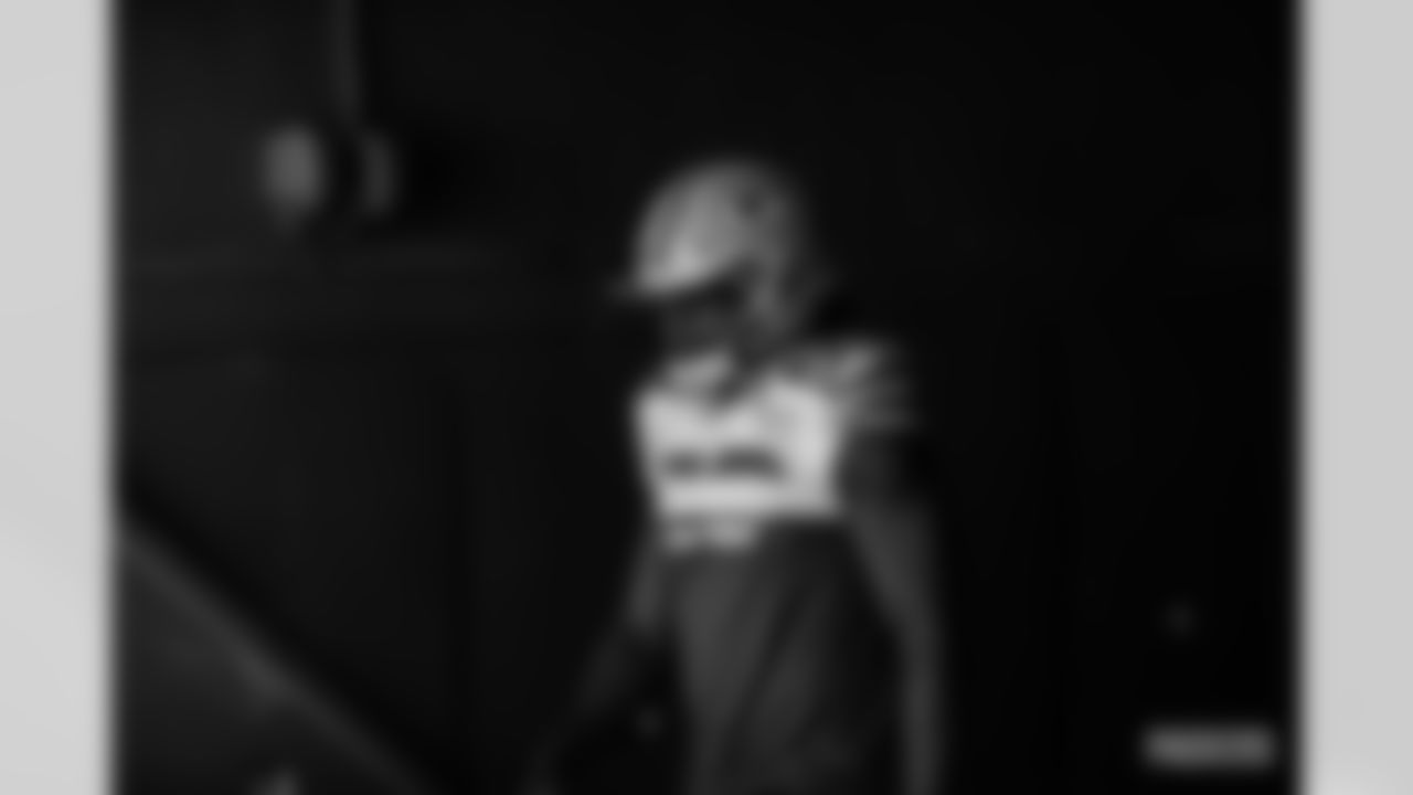 LB Jonathan Garvin