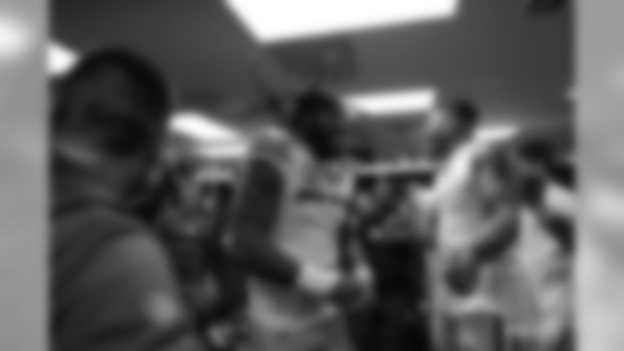 191028-locker-room-pass-19