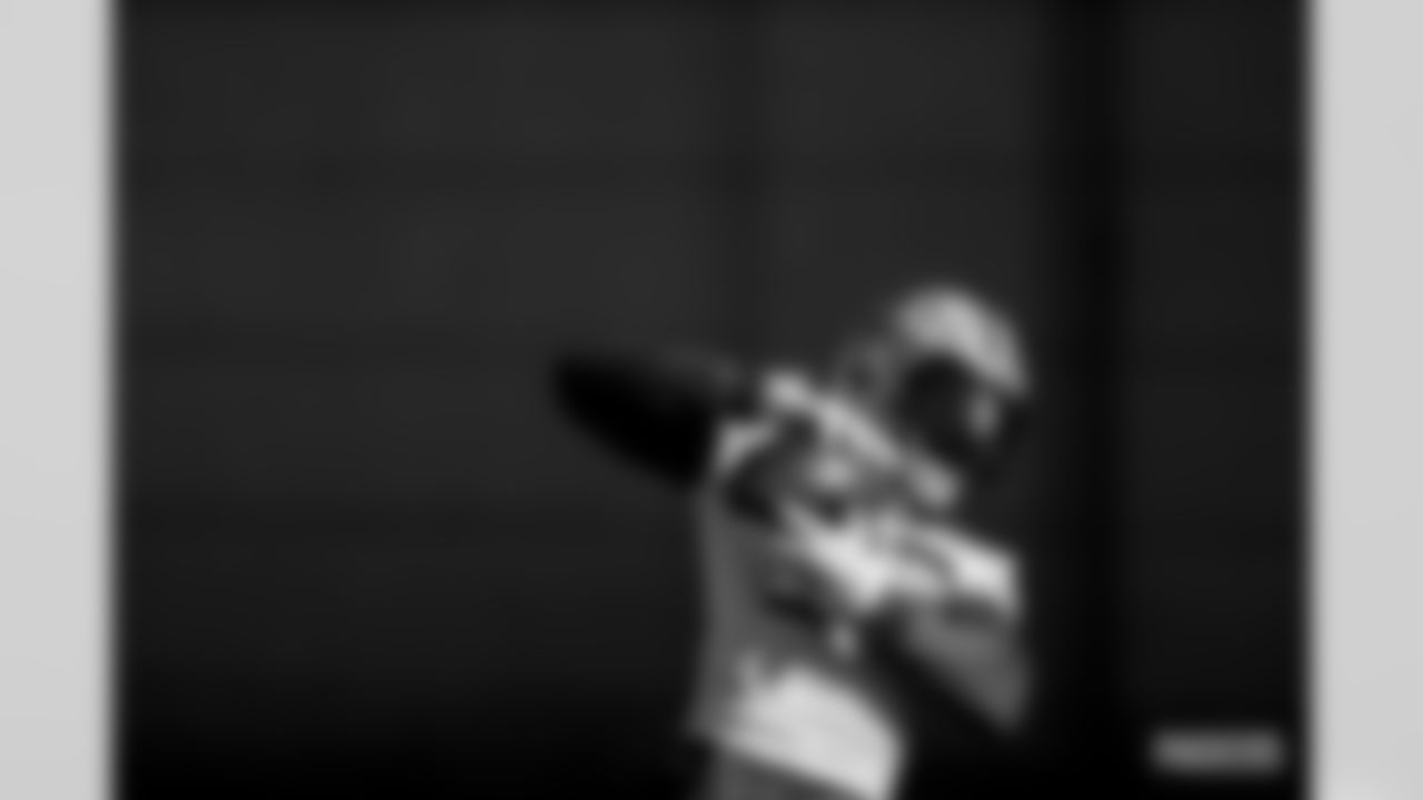 221125-evan-gallery-2560018
