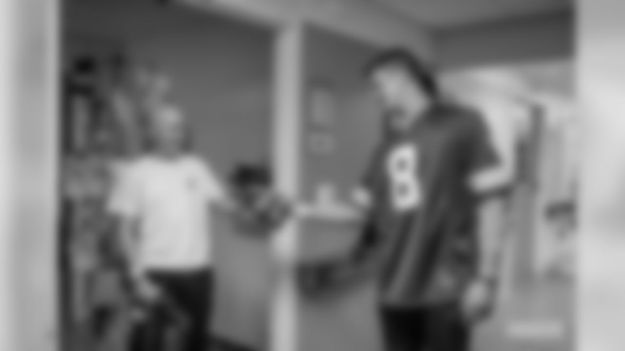 191001-players-visit-hospital-20