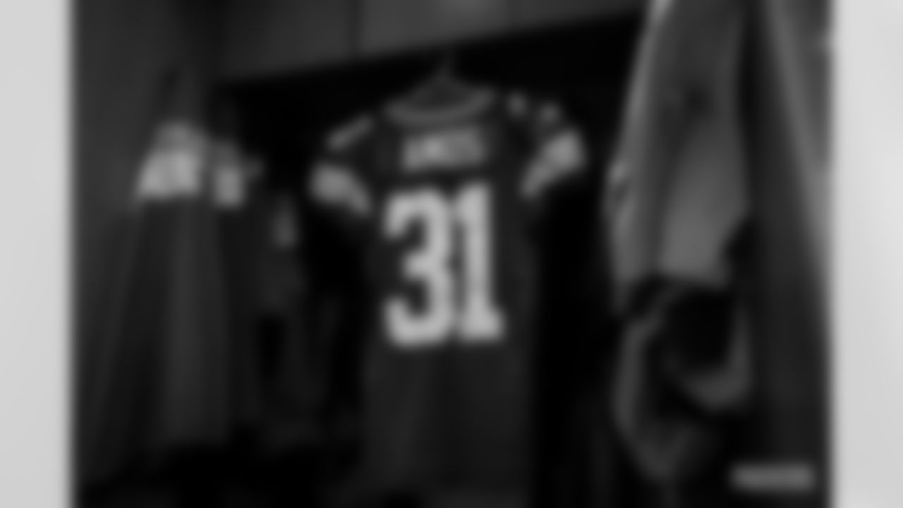 201005-pregame-locker-room-21