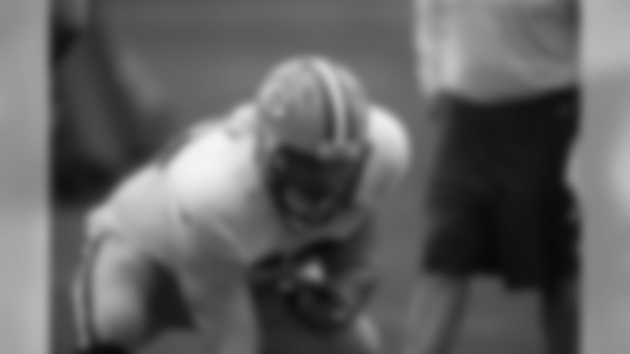 63 — C Corey Linsley