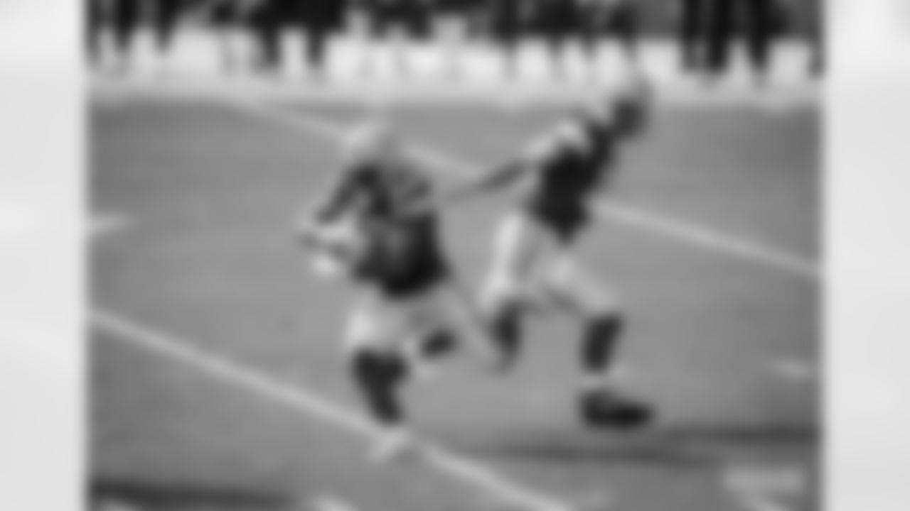 RB Aaron Jones