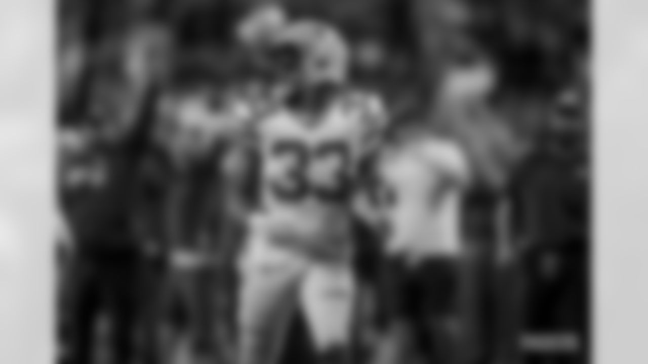 RB Aaron Jones
