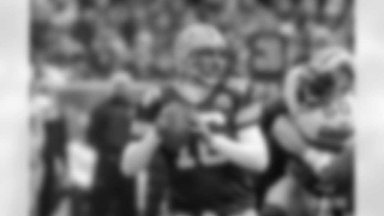 QB Craig Nall (2003-04, 07)
