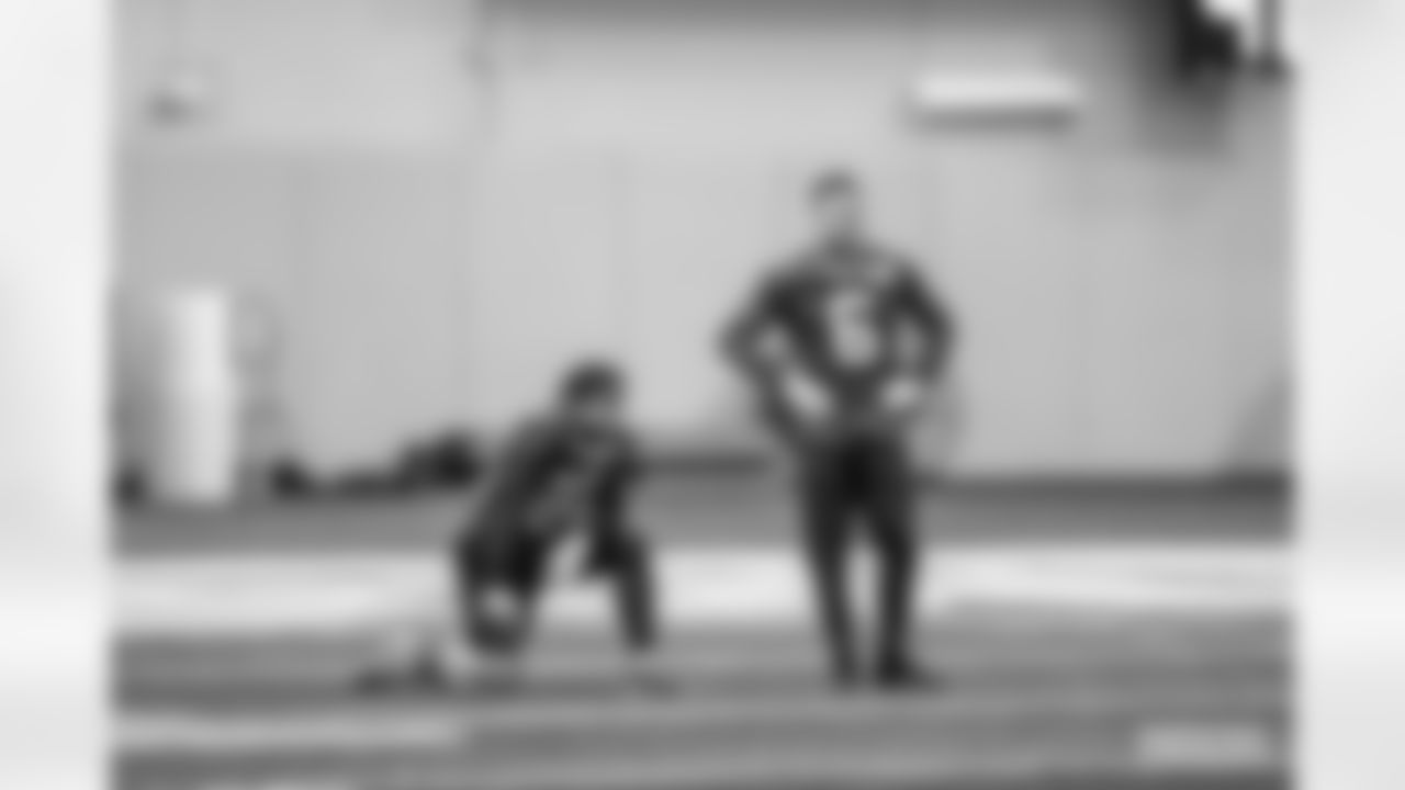 221130-evan-practice-gallery-2560060