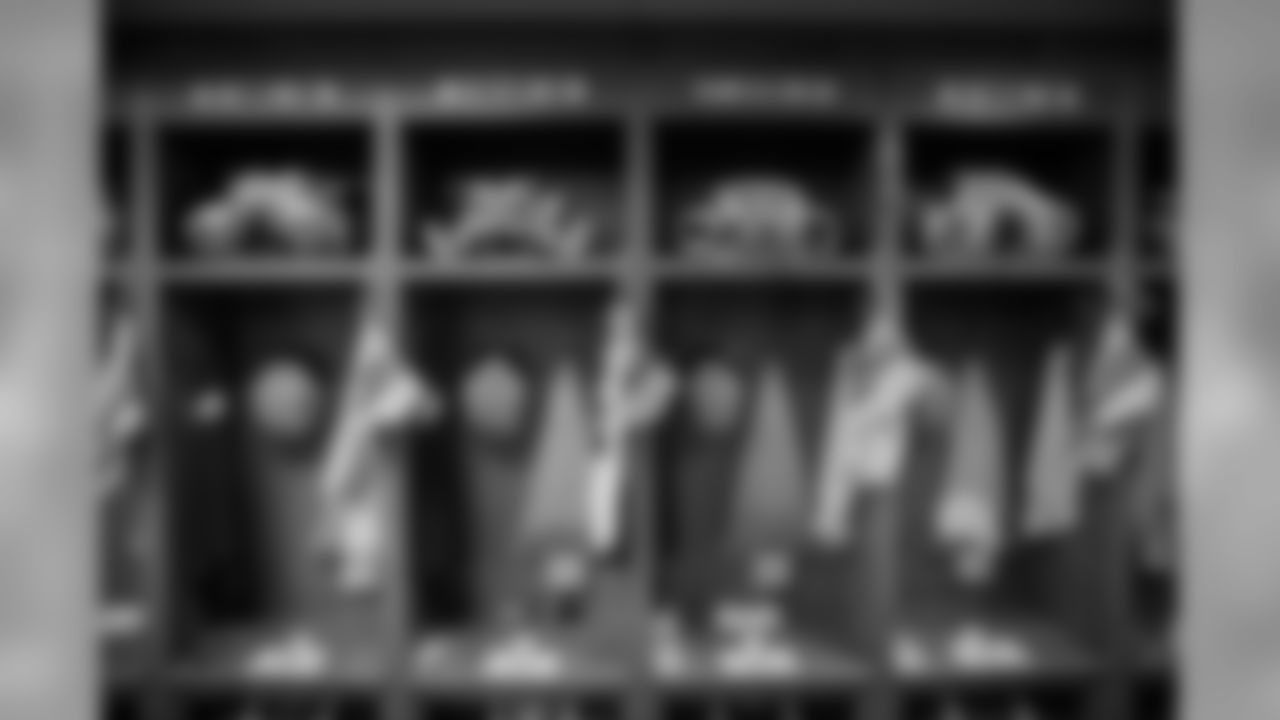 181007-locker-room-ford-field-bobber-5