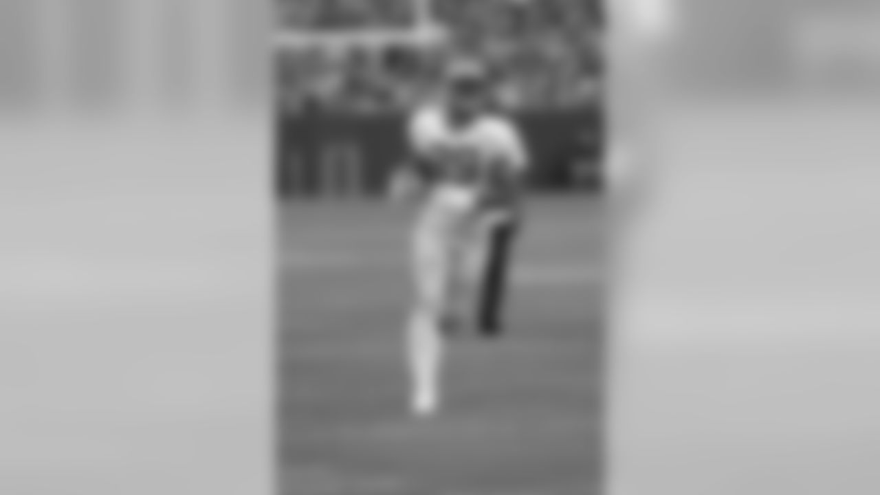 82 — TE Richard Rodgers