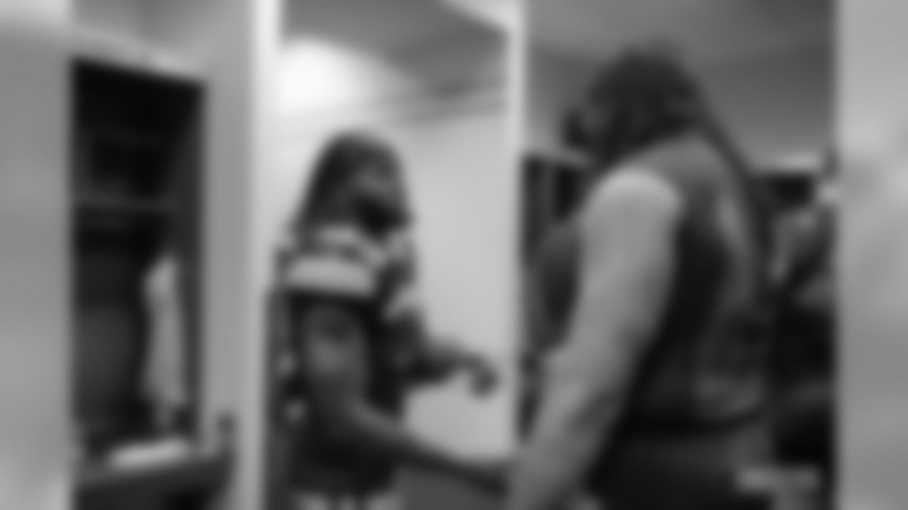 191007-locker-room-pass-dallas-13
