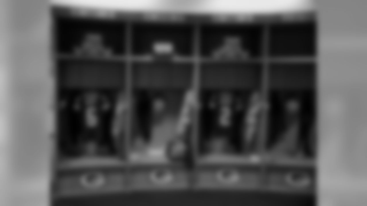 180816-packers-steelers-locker-bobber-10