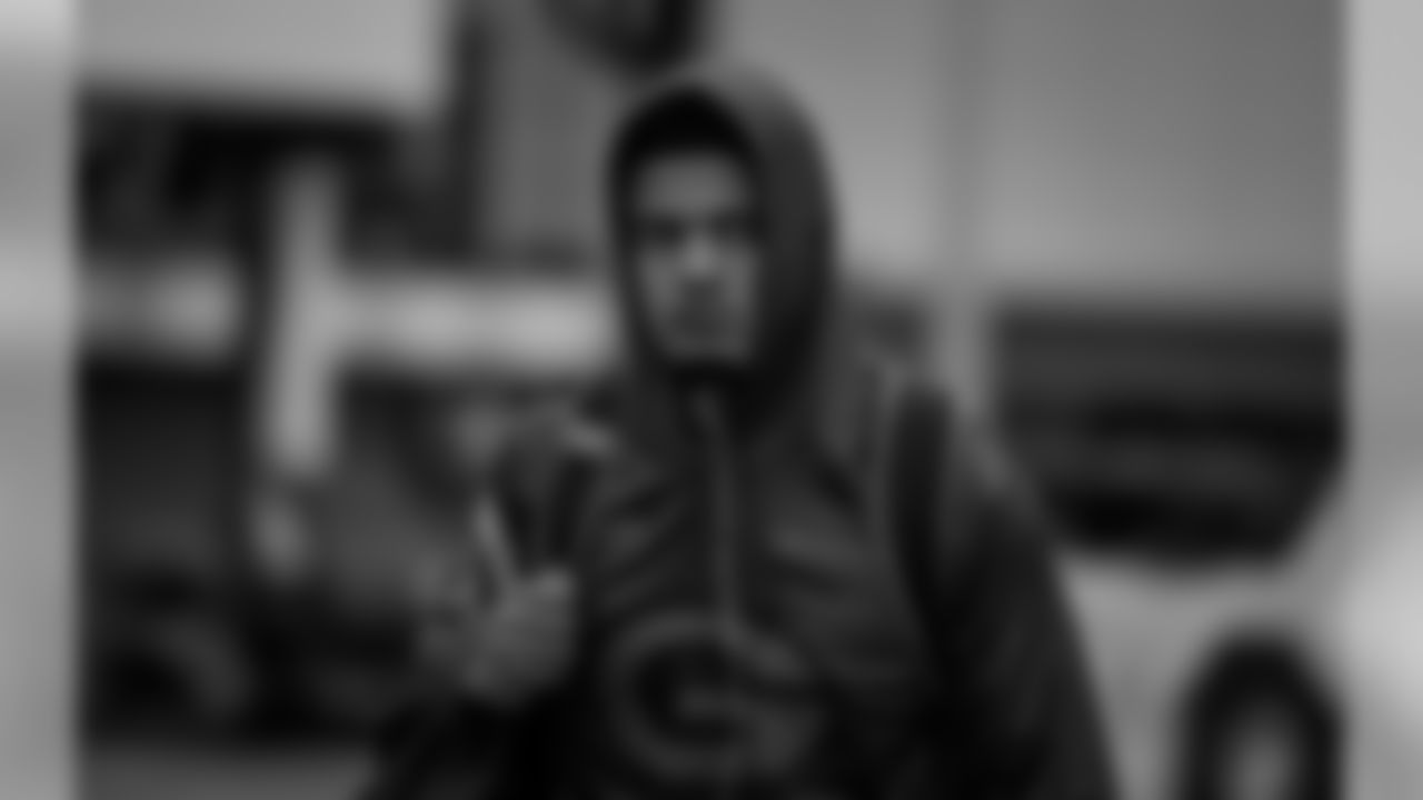 181124-packers-arrive-minneapolis-siegle-34