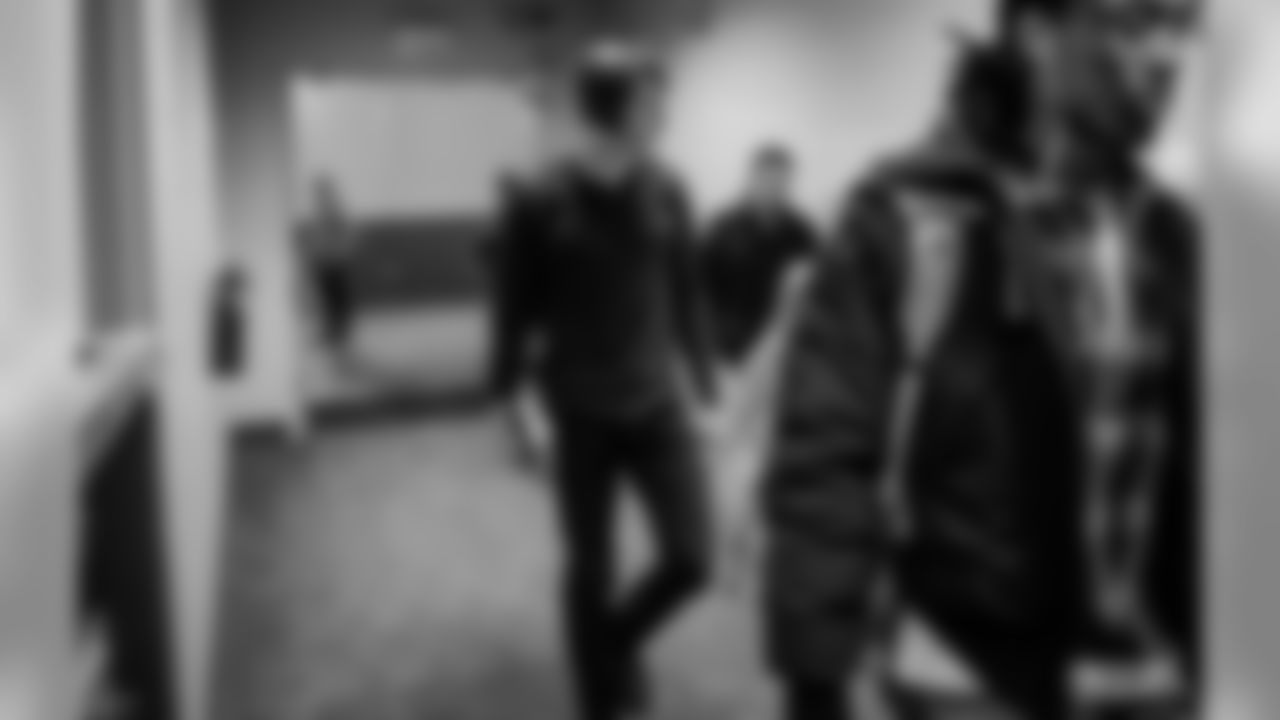191201-packers-arrive-NYG-1-bobber-22