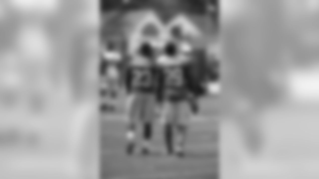 CB Damarious Randall (#23) and CB Casey Hayward (#29)