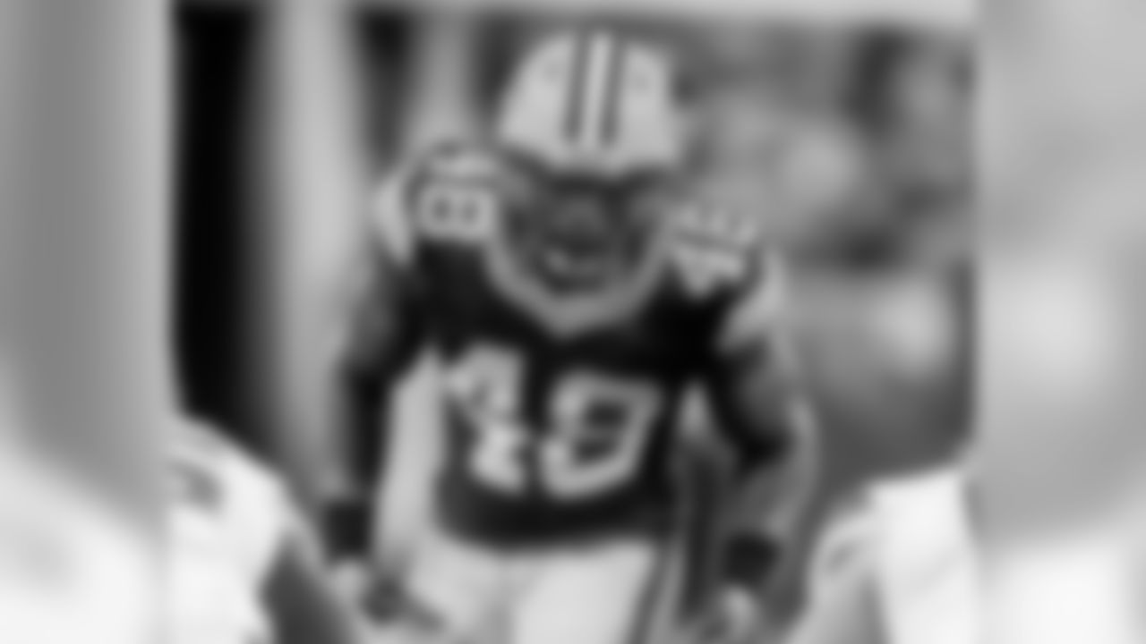 48 — LB Joe Thomas
