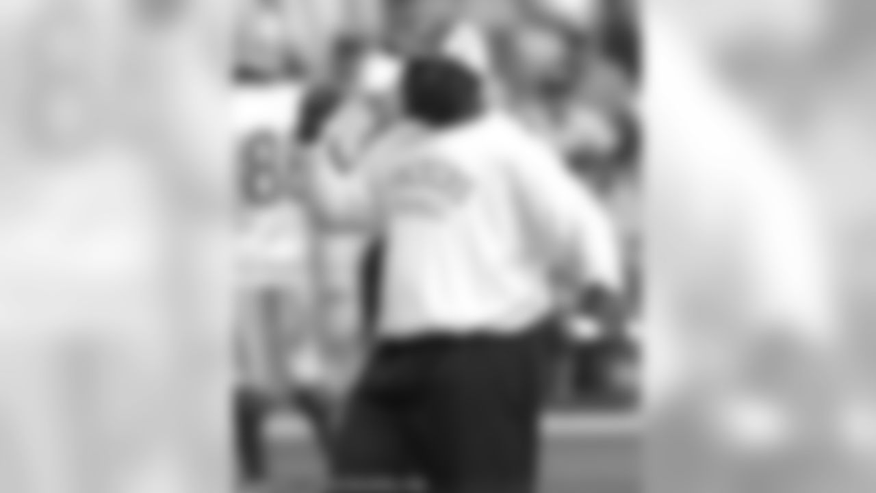 Running Backs Coach Edgar Bennett