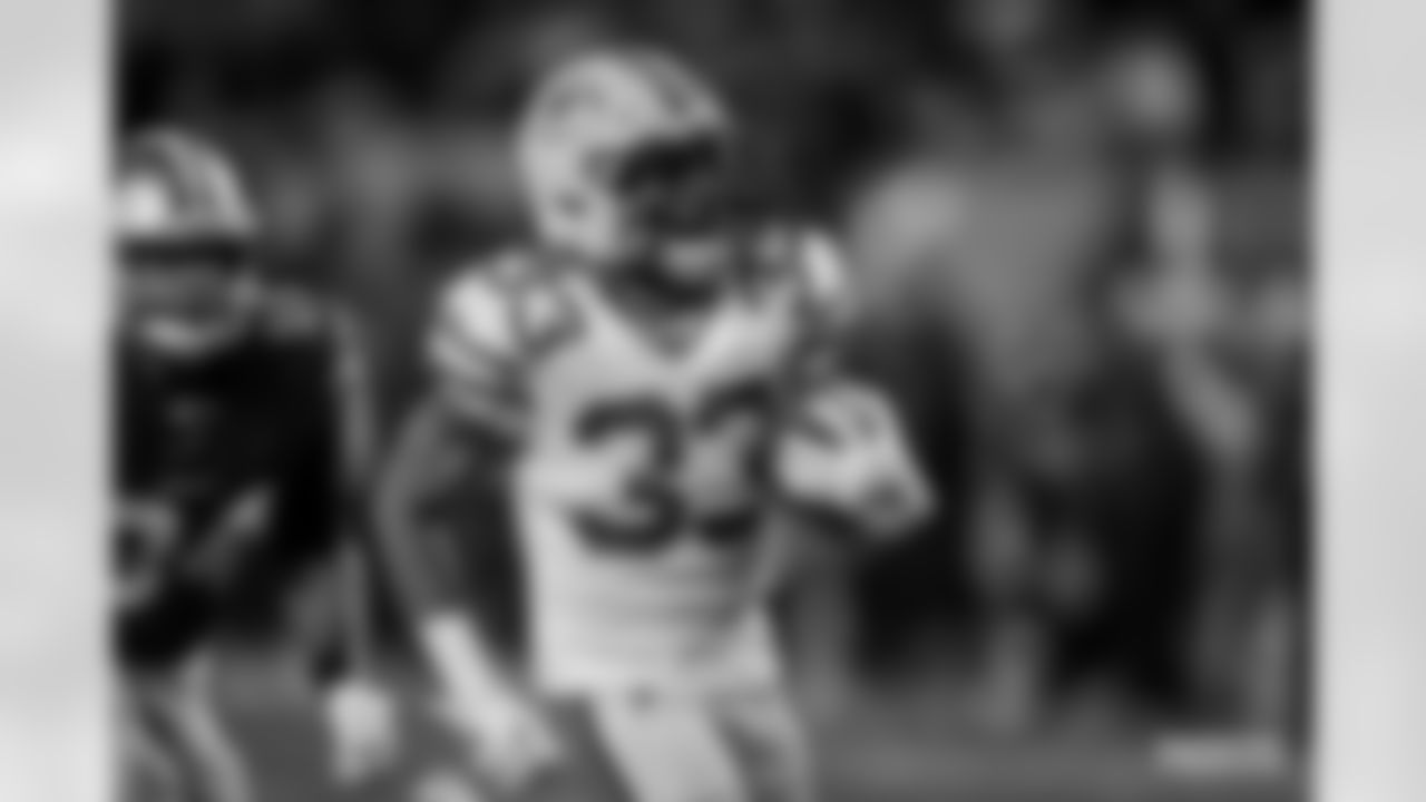 RB Aaron Jones