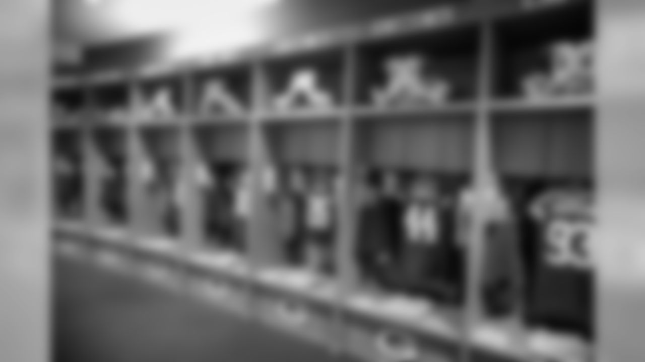 191110-locker-room-bobber-WM-9