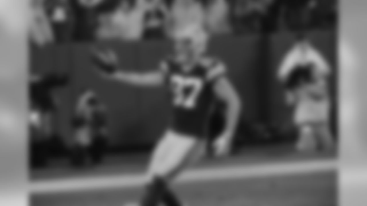 Nelson's 1,519 receiving yards are the most by a Packer in a single season.