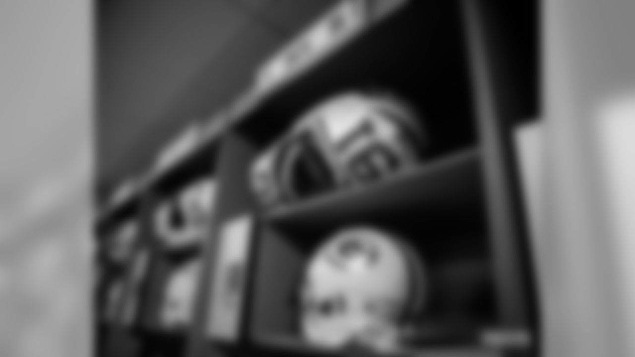 200119-locker-room-bobber-WM-023