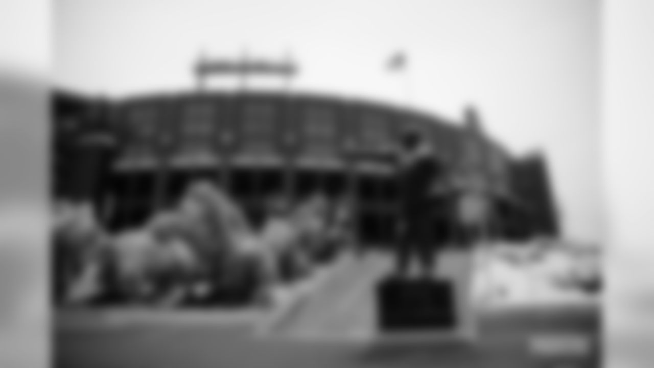191029-lambeau-first-snow-30