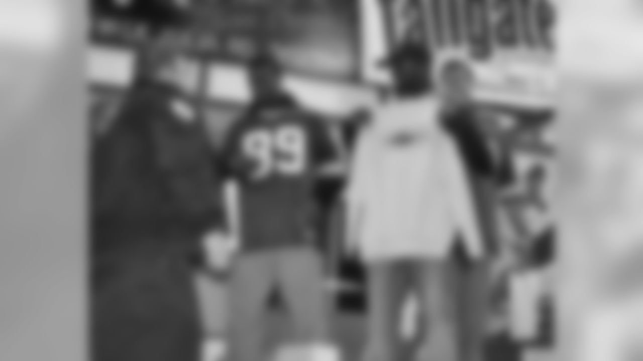 Packers Tailgate Tour - Tailgate Party (Rhinelander Ice Association)