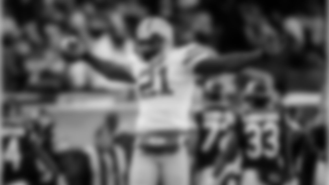 Became the first Green Bay rookie defensive back to register an interception, a sack and a fumble recovery (since 1982) in his first three NFL games.
