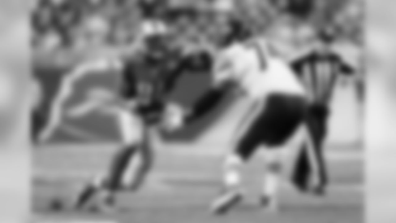 Lions DE Ezekiel Ansah