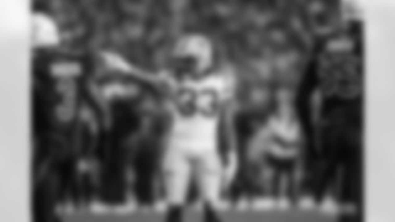 RB Aaron Jones