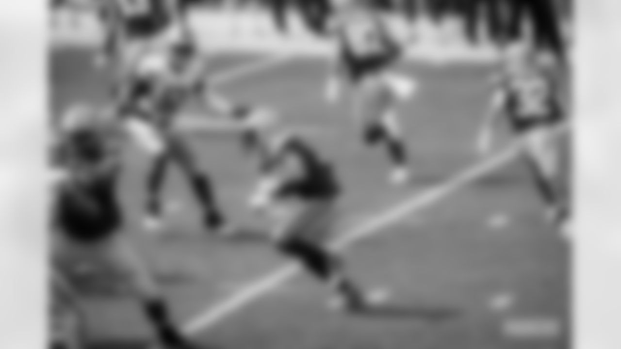 RB Aaron Jones