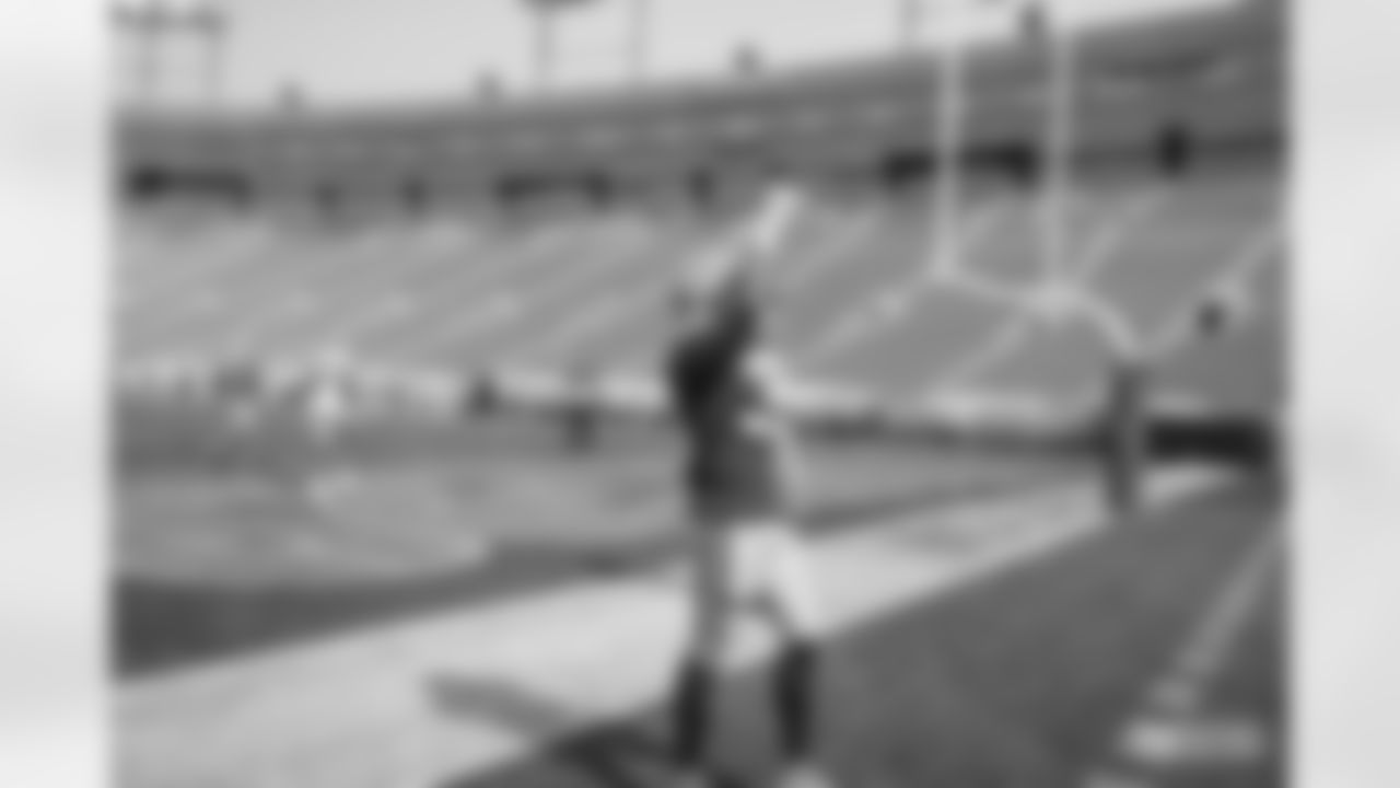 RB Aaron Jones