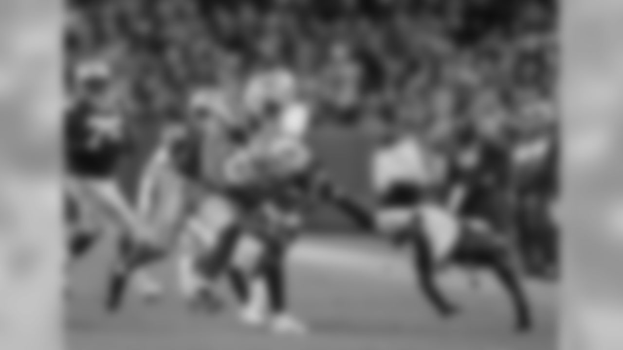Green Bay Packers against the San Francisco 49ers during Monday night's game at Lambeau Field.
