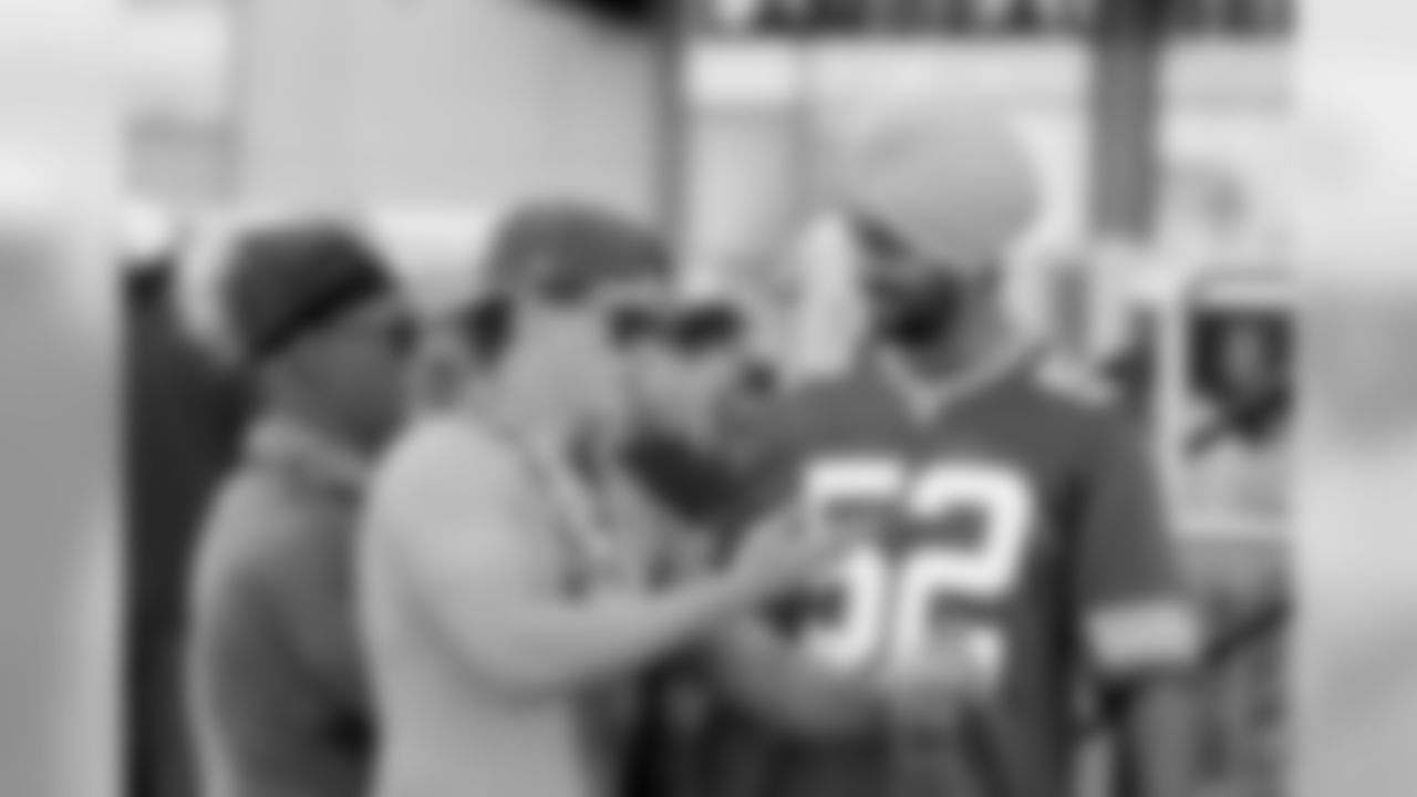 180909-fans-at-bears-game-06