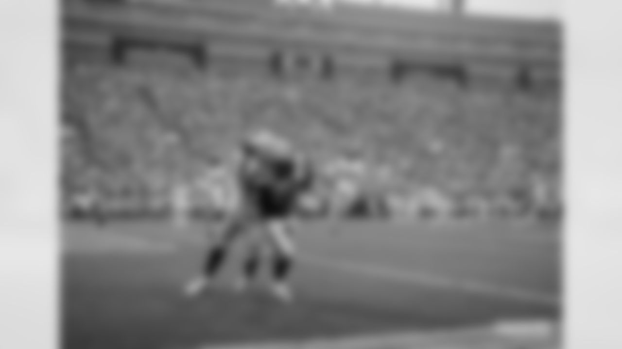 RB Aaron Jones
