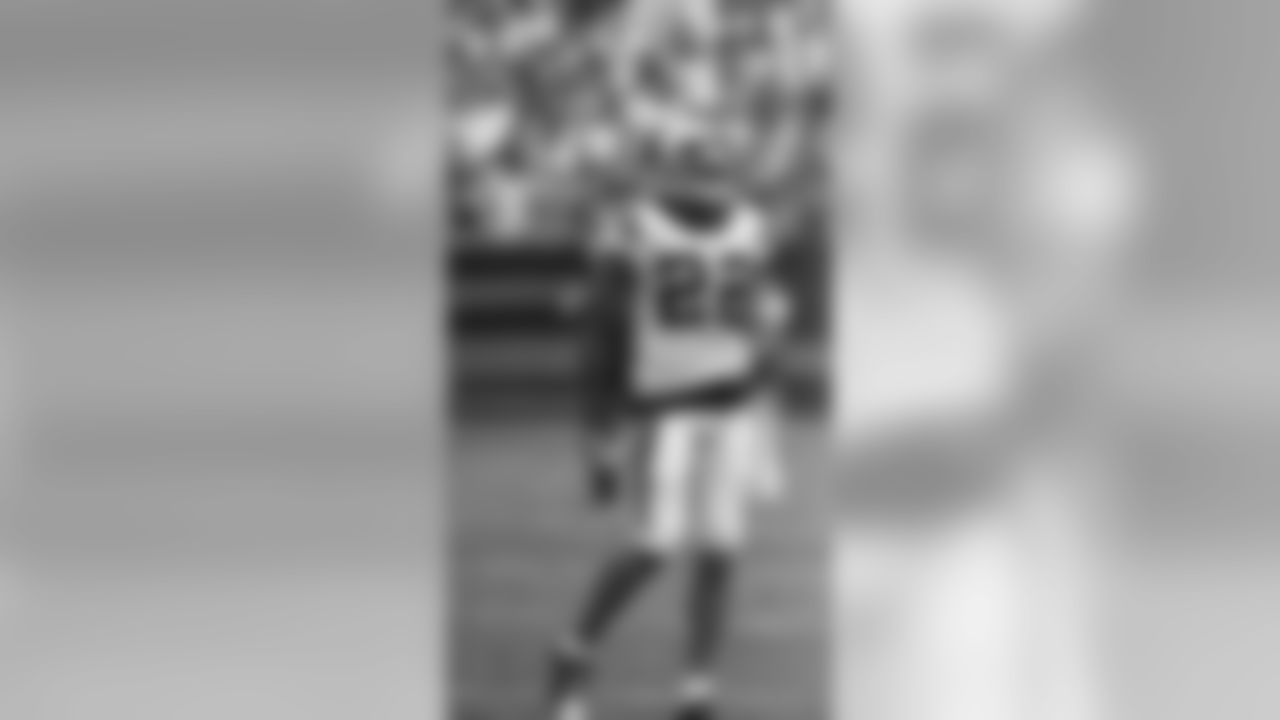 CB Josh Thomas