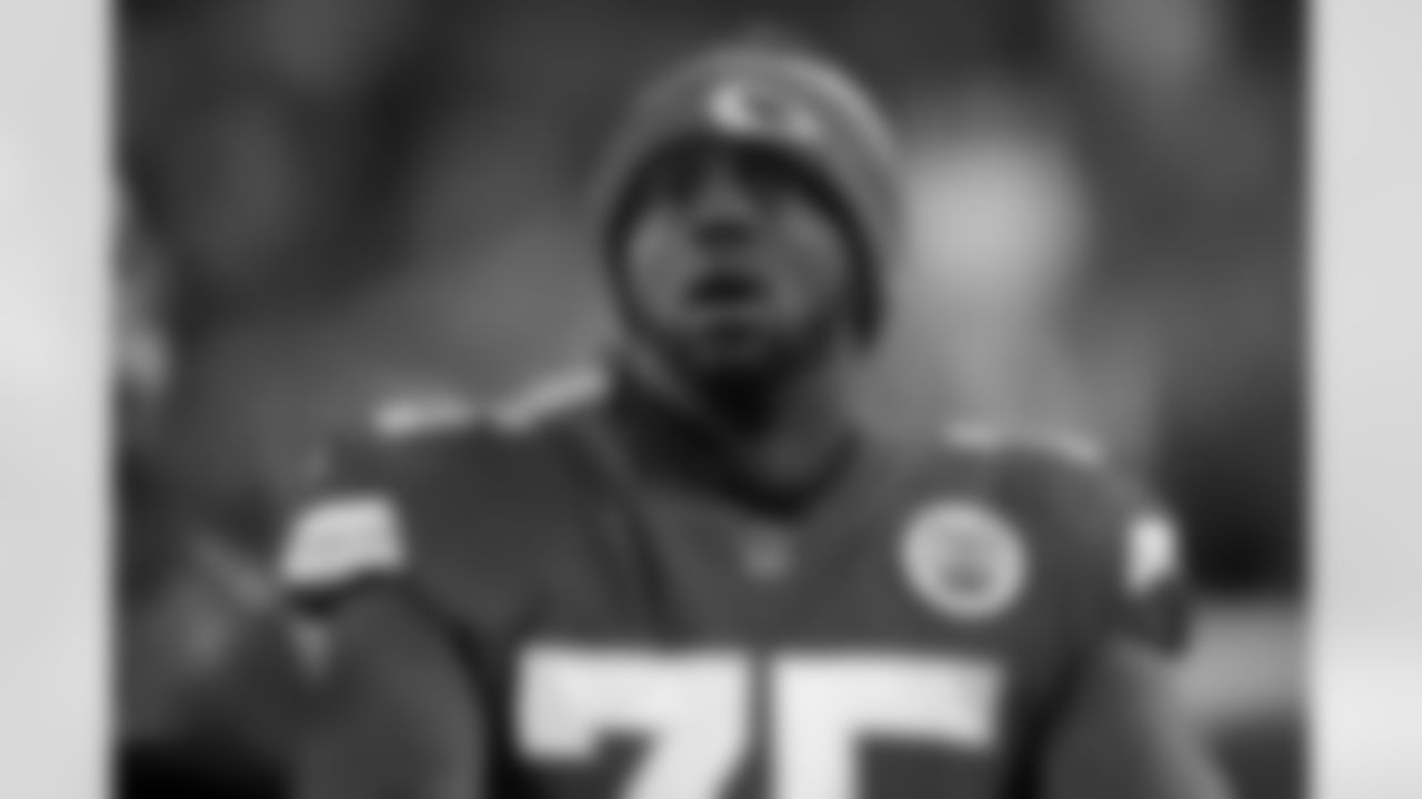 Kansas City Chiefs offensive guard Cameron Erving (75) during the second half of the AFC Championship NFL football game, Sunday, Jan. 20, 2019, in Kansas City, Mo. (AP Photo/Charlie Neibergall)