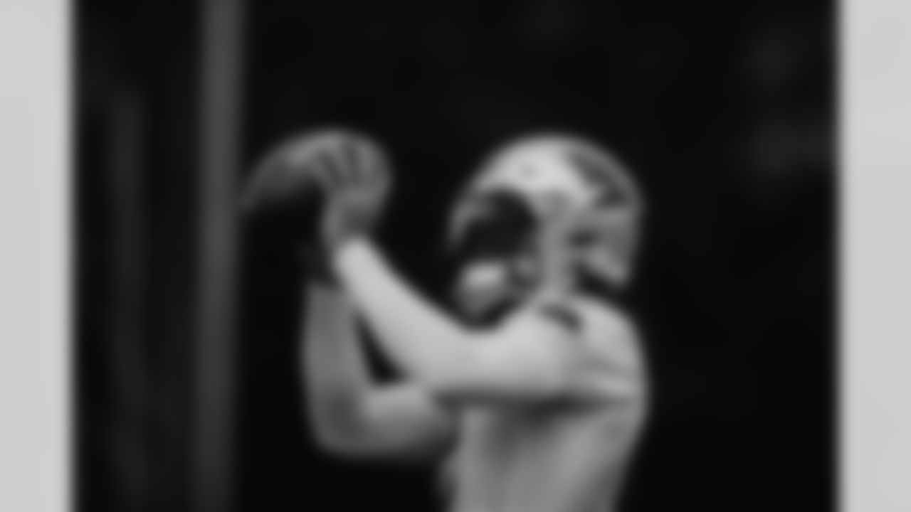 WR - 2 - DJ Moore