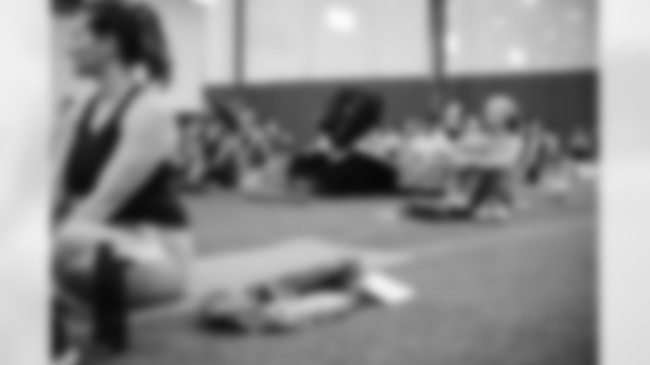 230419 InspiHER Yoga -096