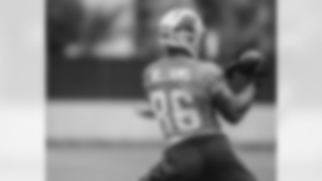 TE Brandon Williams
