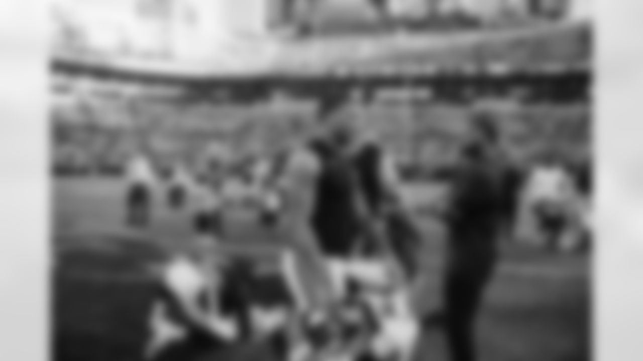 221127 Panthers vs Broncos-33