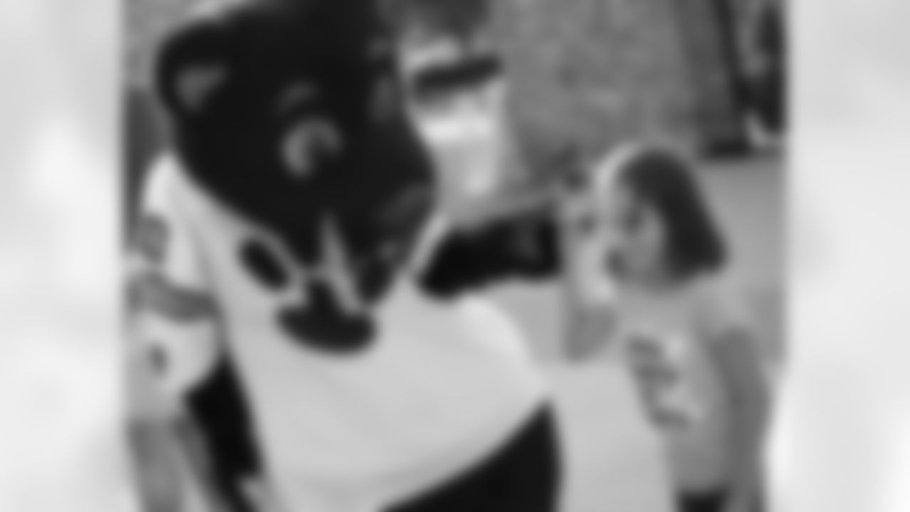 _E0I0702
