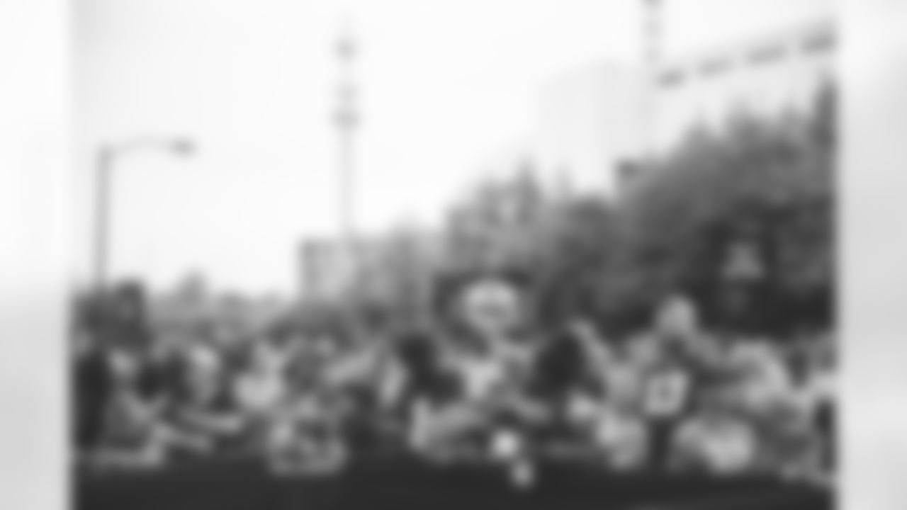 19042DraftParty_169