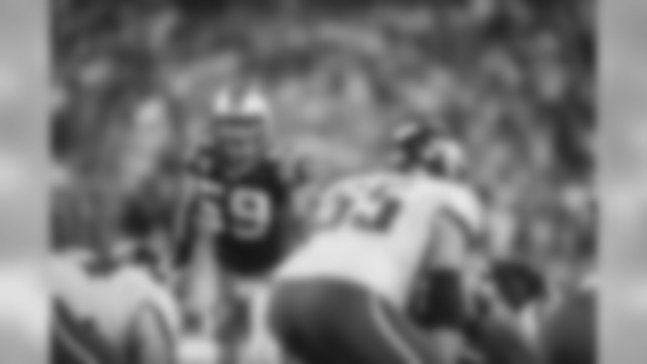 LB Luke Kuechly