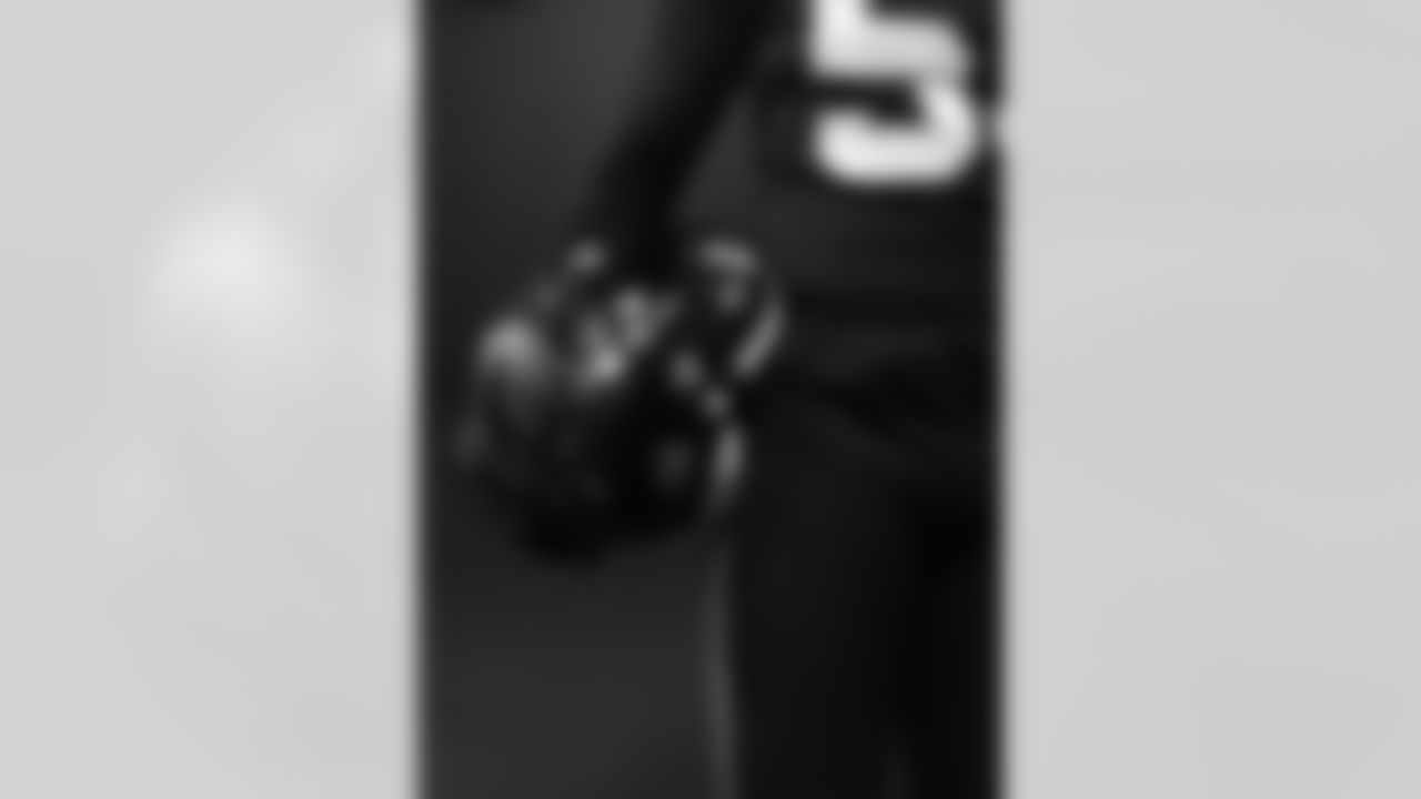 2022 Panthers black helmets and uniforms